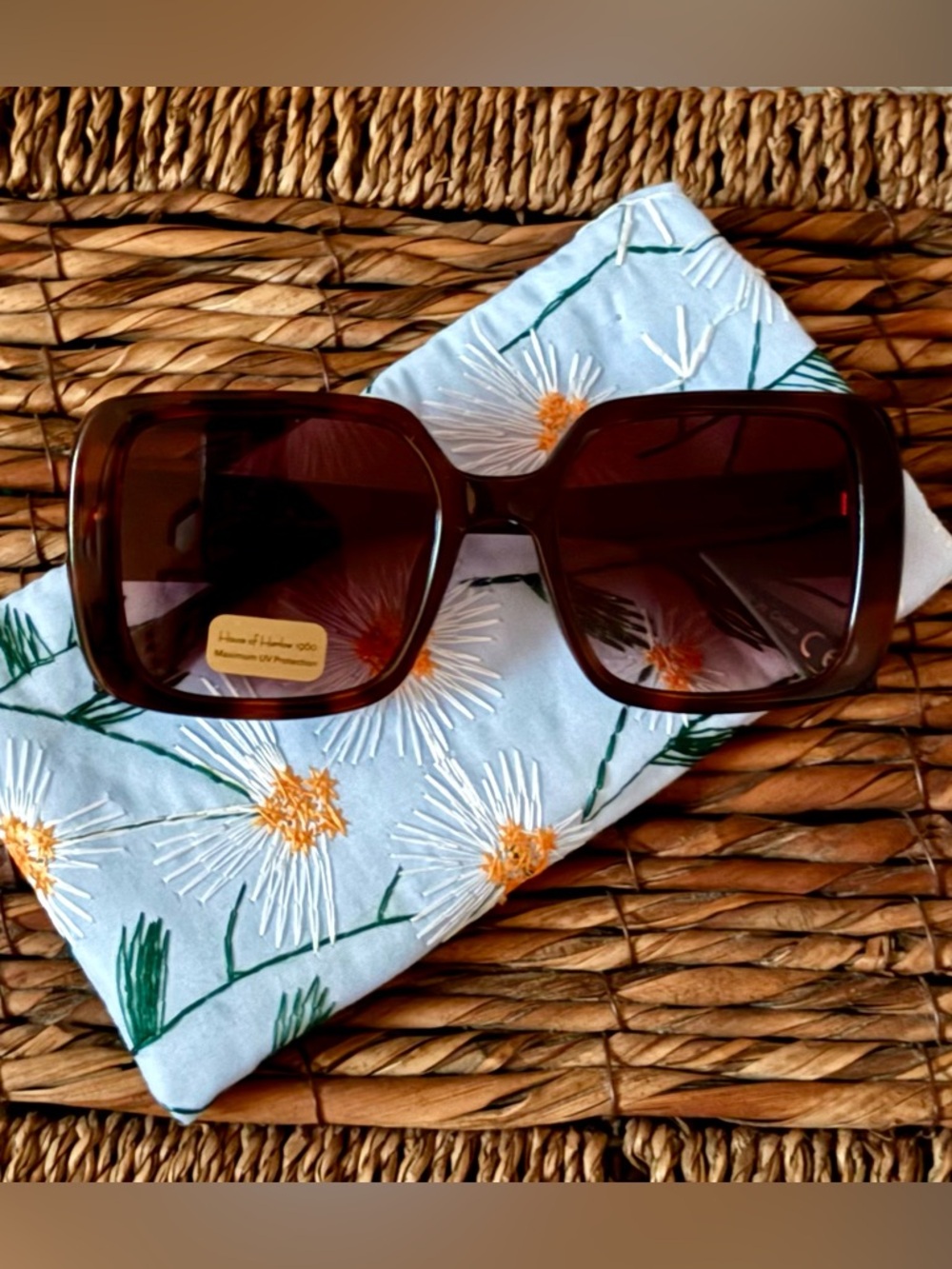 House of Harlow 1960 oversized square frame in a tortoiseshell finish NWT